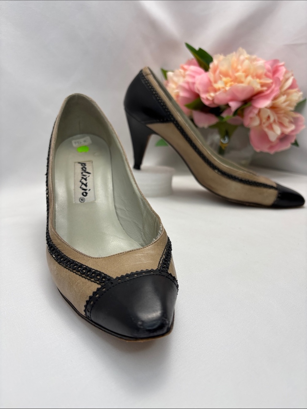 Palizzio Women 7.5 Two-Tone Black and Tan Pointed Toe Pumps #405